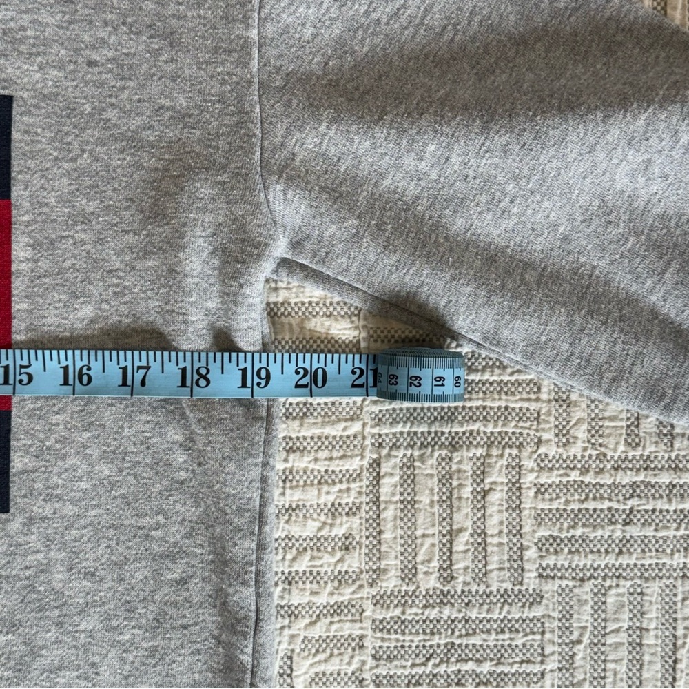Tommy Hilfiger Flag Logo Crewneck Sweatshirt Grey | Unisex Small | Classic 90s - Picture 6 of 8